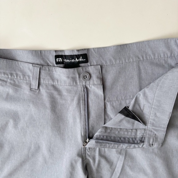 Travis Mathew Men’s 9” Lightweight Performance Golf Short Size 34 Gray - Picture 4 of 7